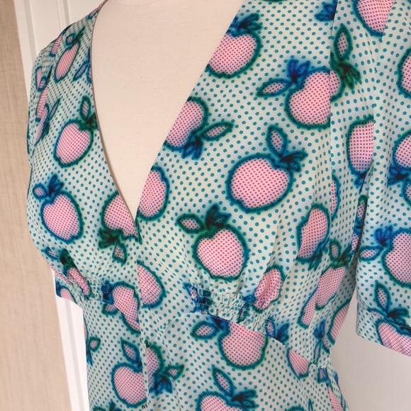 🎉HP💖Miu Miu Runway Editorial Apple Print Dress - Picture 5 of 11